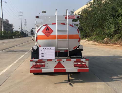 專威牌HTW5071GJYCAQ6型加油車